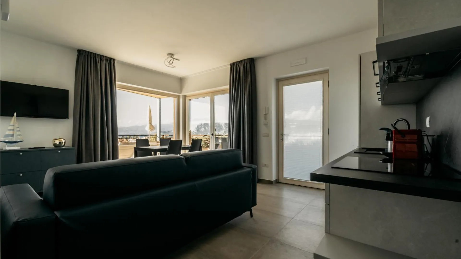 Apartments Monsurei, Lake View Bardolino 0*,  Italy